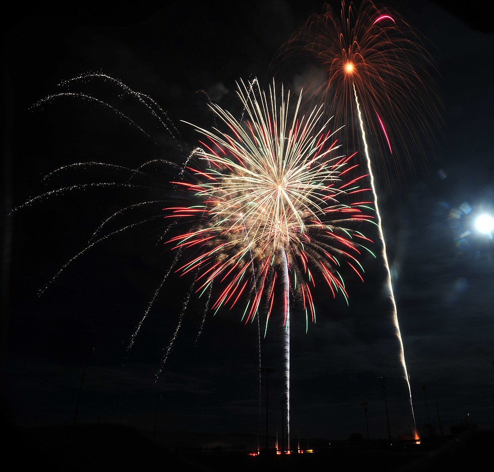 Prescott Valley celebrated their 40th anniversary with a 40 minute fireworks display at Mountain Valley Park Saturday, August 25, 2018. (Les Stukenberg/Courier)