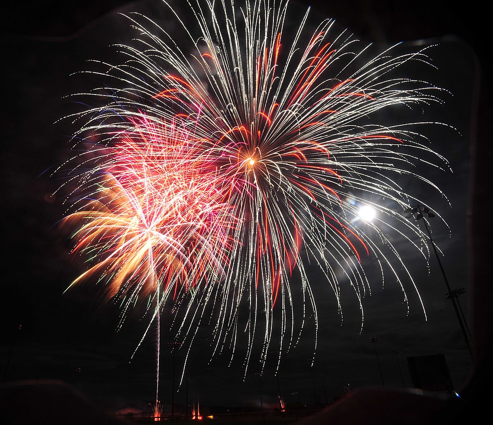 Prescott Valley celebrated their 40th anniversary with a 40 minute fireworks display at Mountain Valley Park Saturday, August 25, 2018. (Les Stukenberg/Courier)