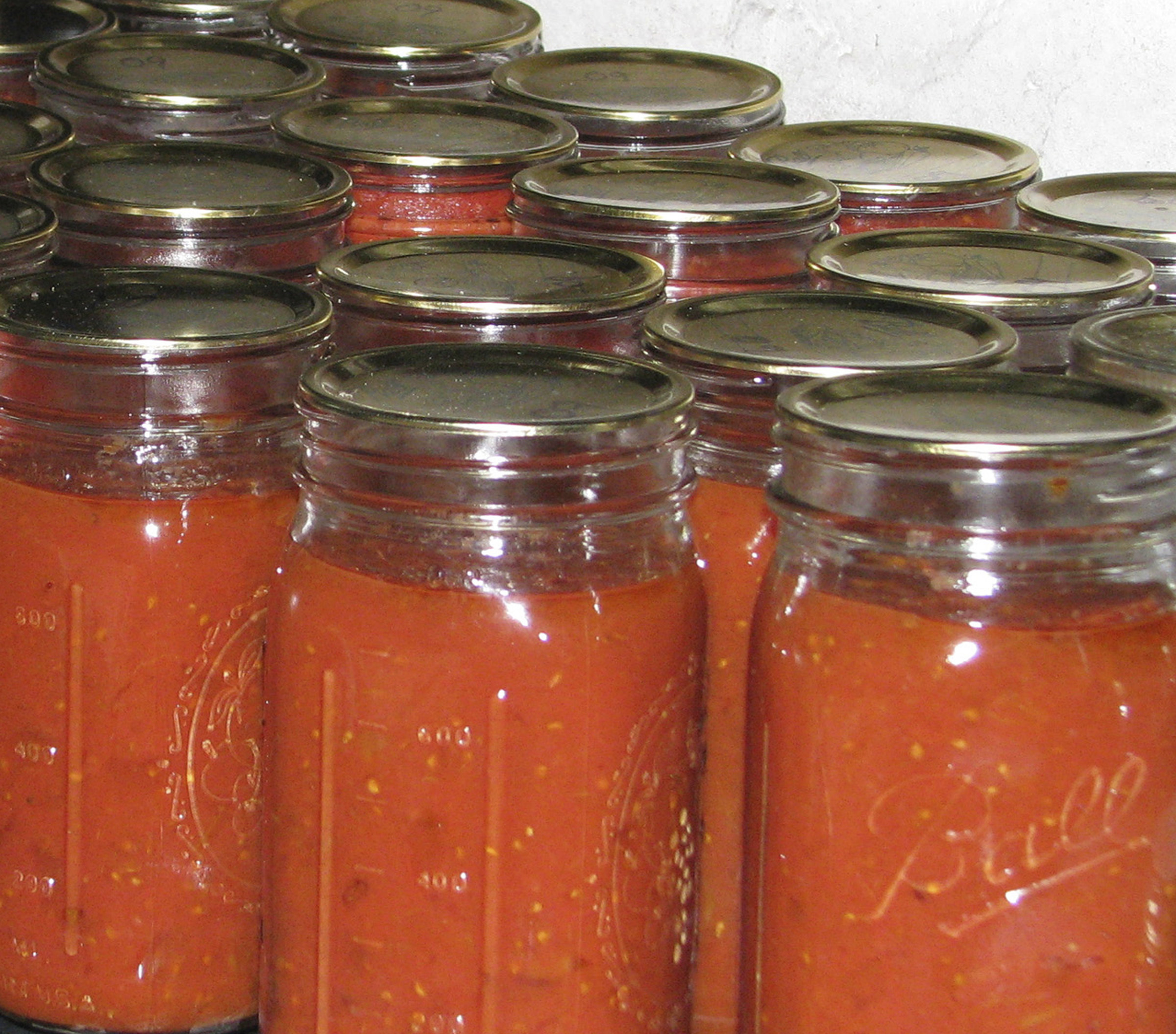 Capture summer’s flavor in a jar by canning tomatoes | The Daily ...