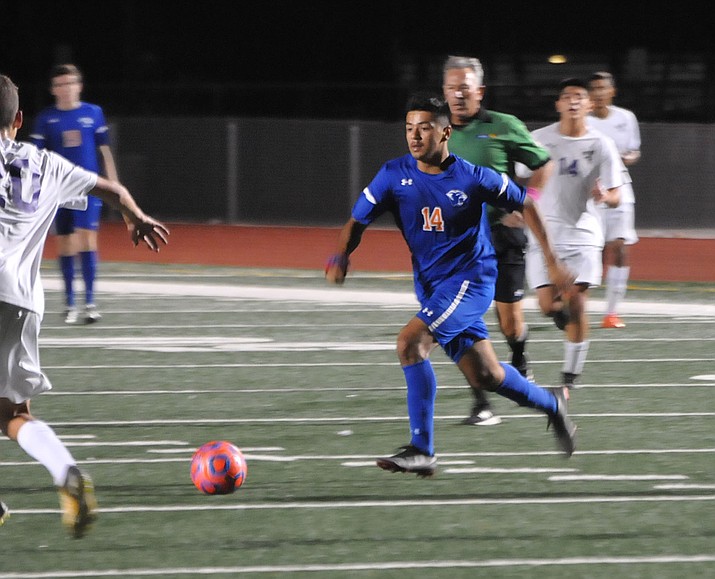 Chino Valley’s Angel Sanchez moves up the pitch against Blue Ridge on Friday, October 26, 2018, in Gilbert. (Doug Cook/Courier)