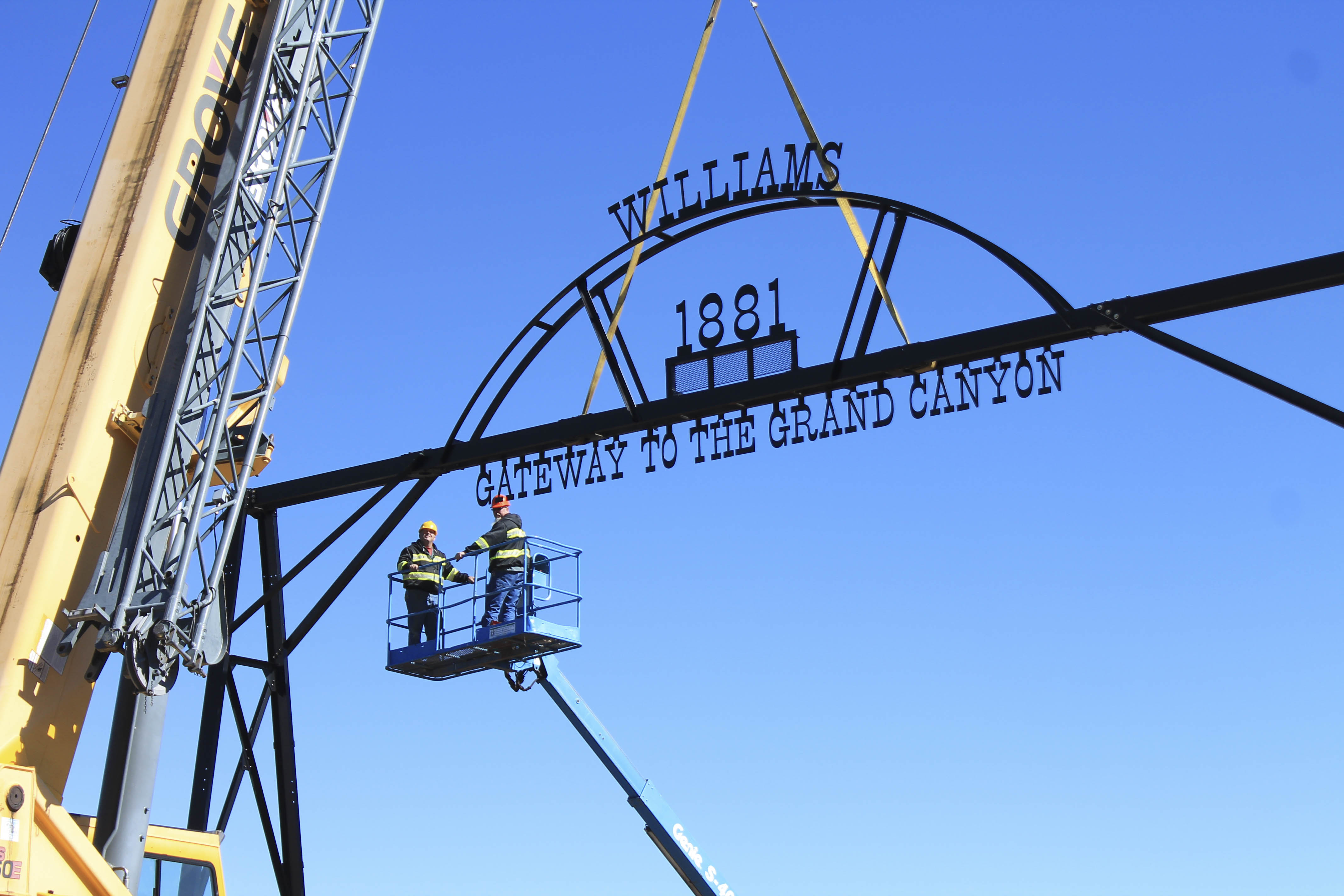 Final arch goes up on west side of Williams WilliamsGrand Canyon