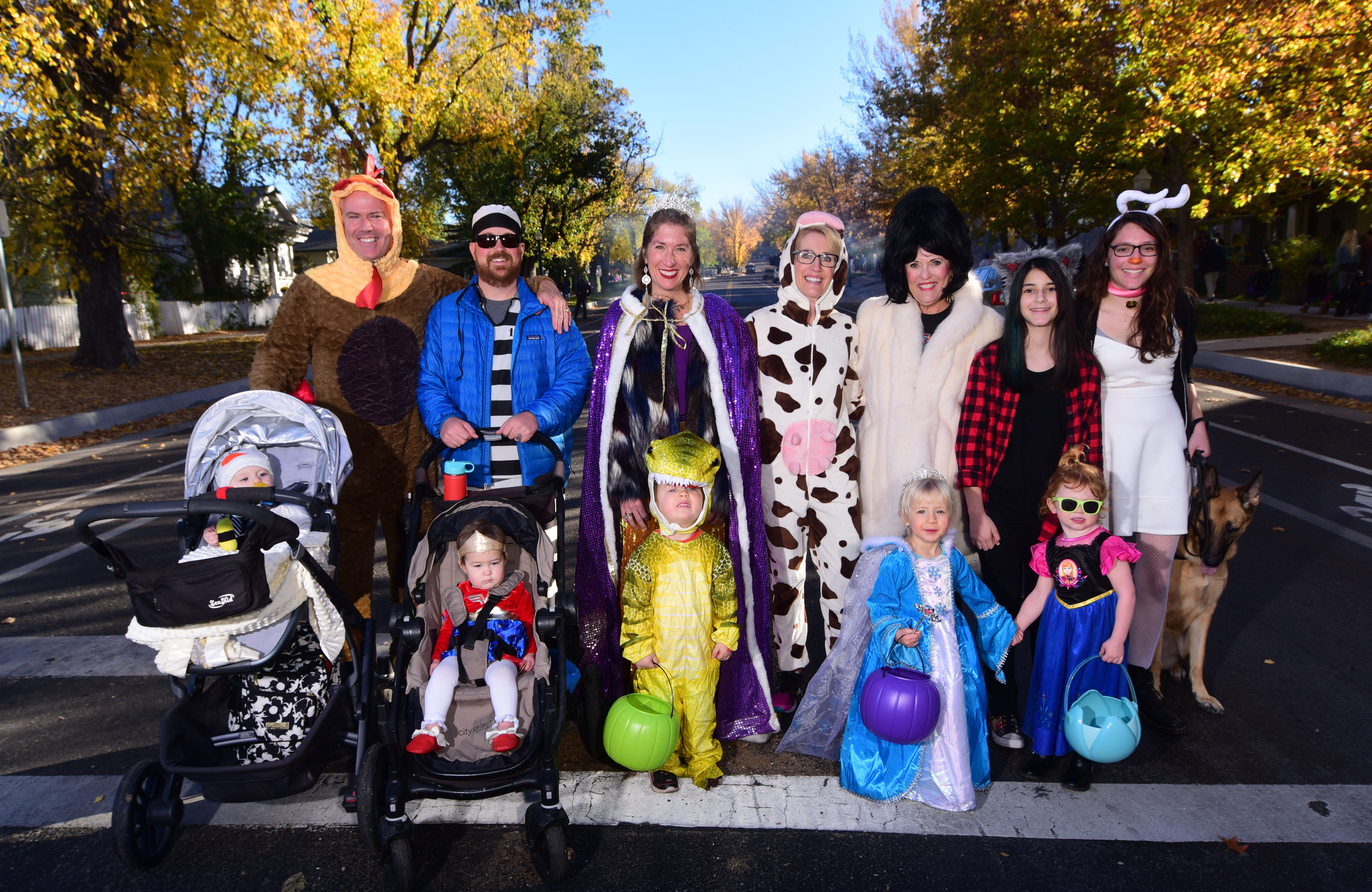 Photos Mount Vernon trickof treating The Daily Courier Prescott, AZ