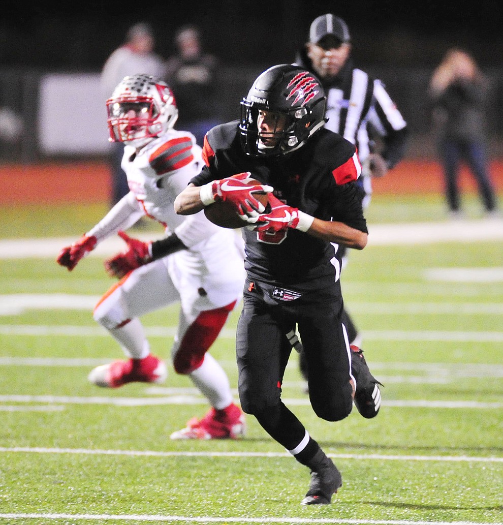 Bradshaw Mountain's Ruben Gonzalez runs for a touchdown as the Bears take on the Mingus Marauders in the first round of the AIA 4A State Football Championship Friday, Nov. 2, 2018 in Prescott Valley. (Les Stukenberg/Courier).