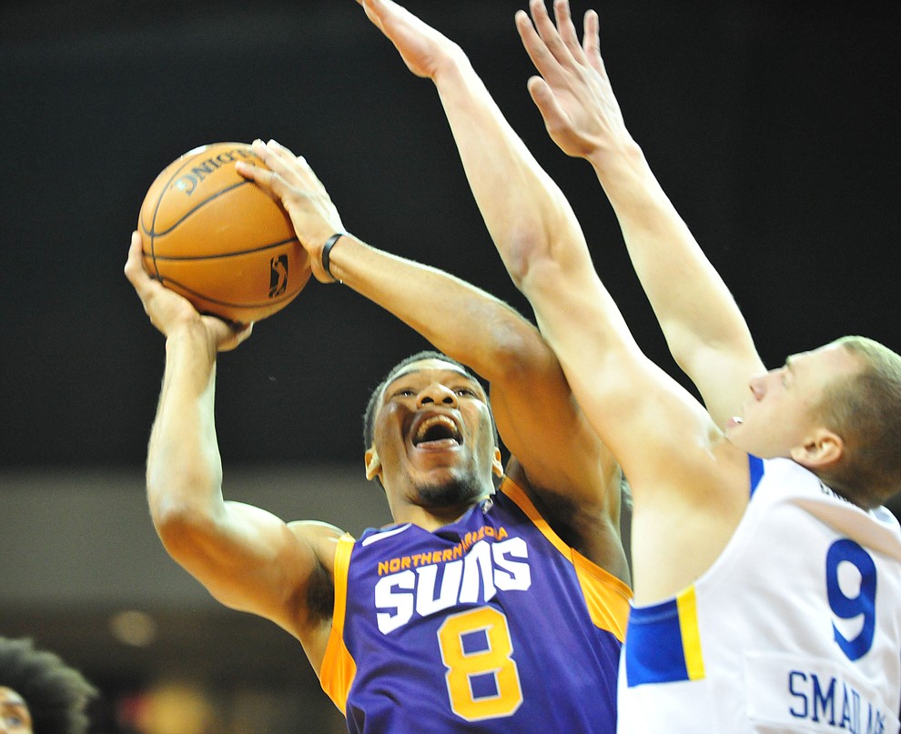 Northern Arizona's George King goes up for a shot as the Suns play the Santa Cruz Warriors Tuesday, Nov. 13, 2018 at the Prescott Valley Event Center. (Les Stukenberg/Courier).