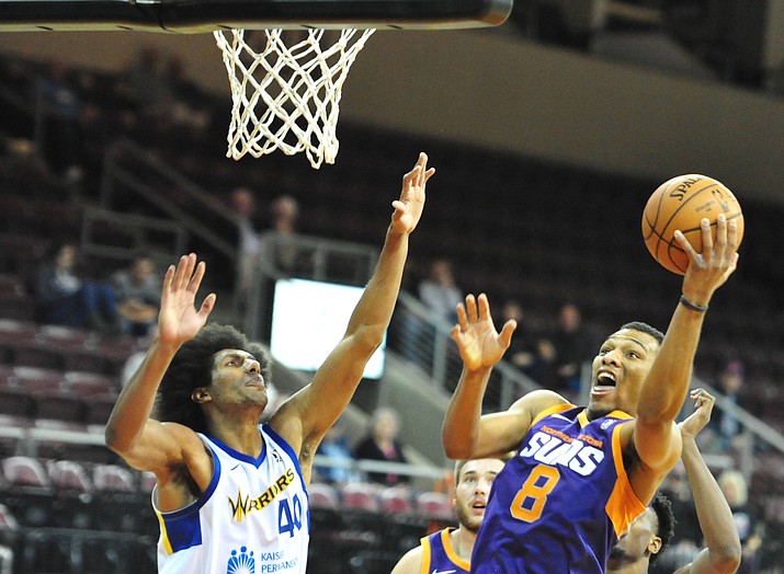 Northern Arizona’s George King (8)sends up an off-balance shot as the Suns play the Santa Cruz Warriors on Tuesday, Nov. 13, 2018, at the Prescott Valley Event Center.  (Les Stukenberg/Courier)