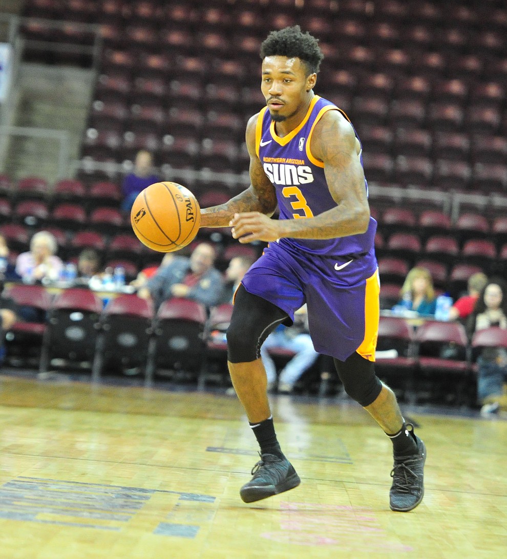 Northern Arizona's Daxter Miles Jr. brings the ball upcourt as the Suns play the Santa Cruz Warriors Tuesday, Nov. 13, 2018 at the Prescott Valley Event Center. (Les Stukenberg/Courier).