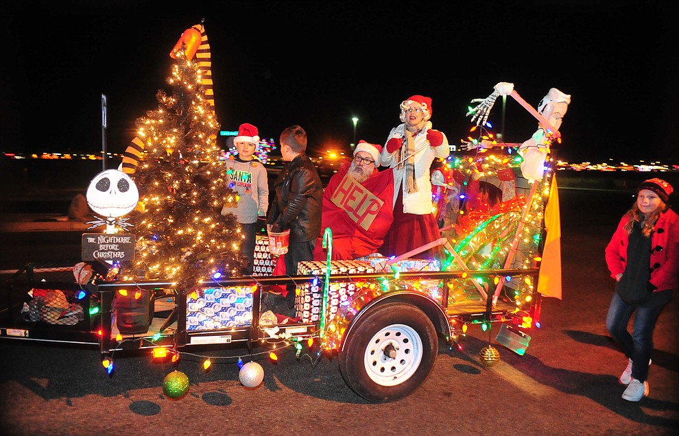 Prescott Valley holds their annual Festival of Lights Parade and Civic Center lighting Friday, Nov. 30, 2018. 52 entries traveled around the Prescott Valley Civic Center and Library. (Les Stukenberg/Courier).