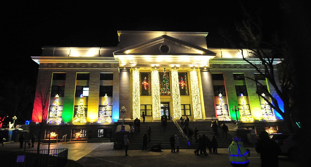 64th Annual Christmas Yavapai County Courthouse Lighting The Daily