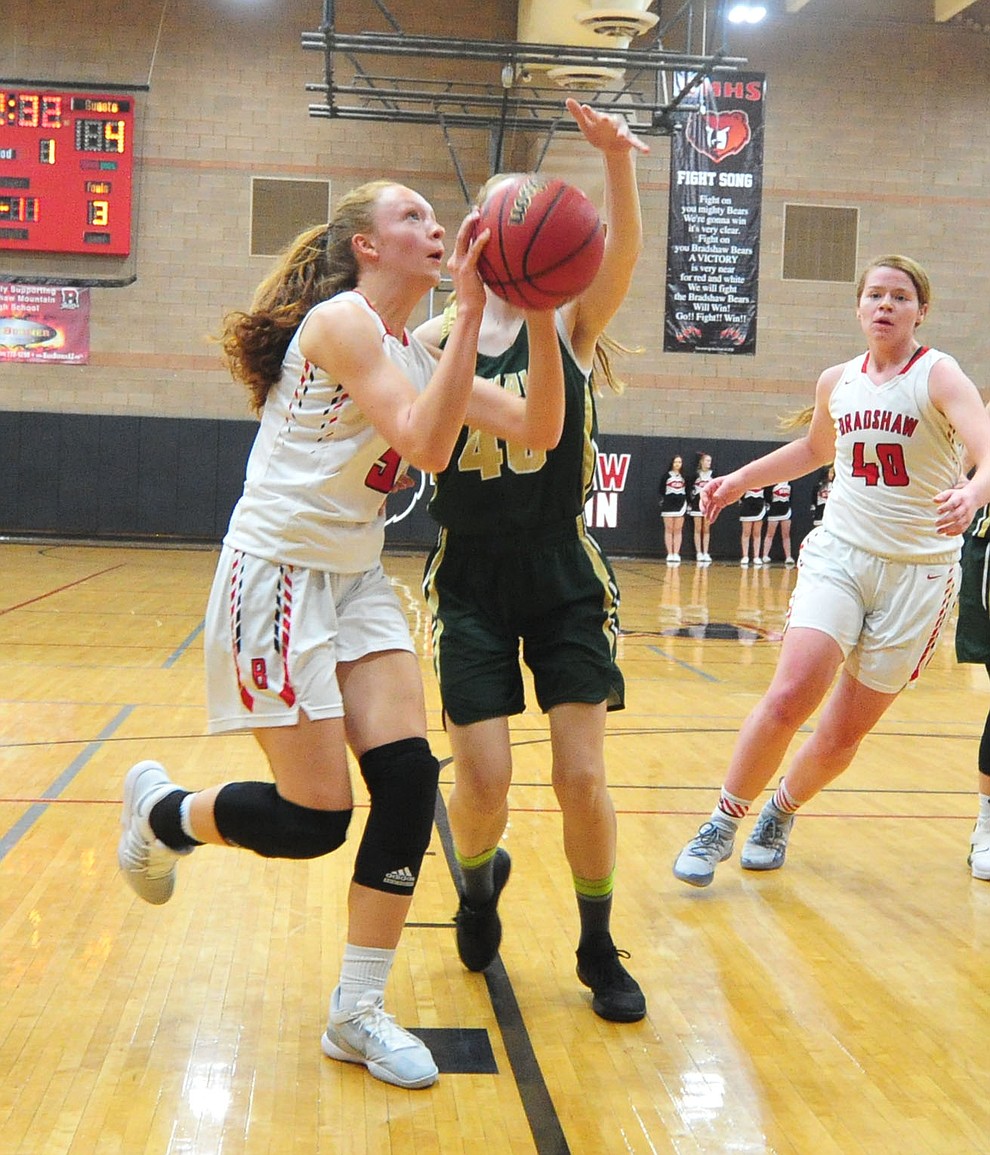 Bradshaw Mountain's Sierra Woolley drives to the basket as the Bears host the Mohave Thunderbirds in a basketball matchup Friday night in Prescott Valley. (Les Stukenberg/Courier).