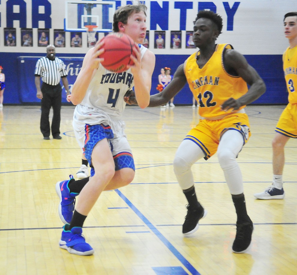 Chino Valley's Thomas Bartels drives to the hoop early in the game as they face the Kingman Bulldogs Thursday, Jan. 24, 2019 in Chino Valley. (Les Stukenberg/Courier).