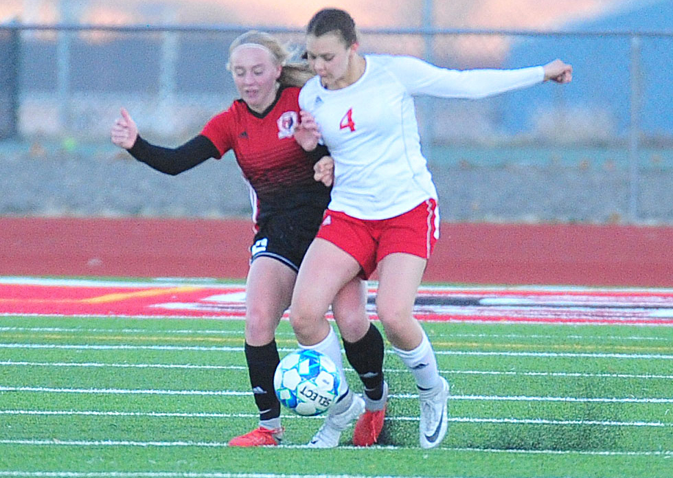Bradshaw Mountain girls soccer turns it on in 2nd half, bests Mingus in