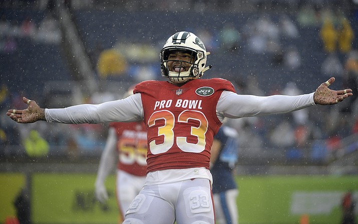 AFC safety Jamal Adams (33), of the New York Jets, celebrates after sacking NFC quarterback Mitchell Trubisky, of the Chicago Bears during the second half of the NFL Pro Bowl football game Sunday, Jan. 27, 2019, in Orlando, Fla. (Phelan Ebenhack/AP)