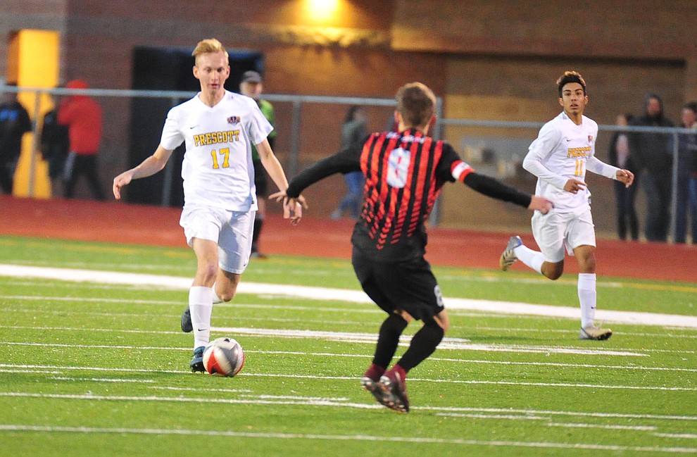 Prescott's Ryan Doyle brings the ball upfield as the Badgers play the Bradshaw Mountain Bears Tuesday, Jan. 29, 2019 in Prescott Valley. (Les Stukenberg/Courier).