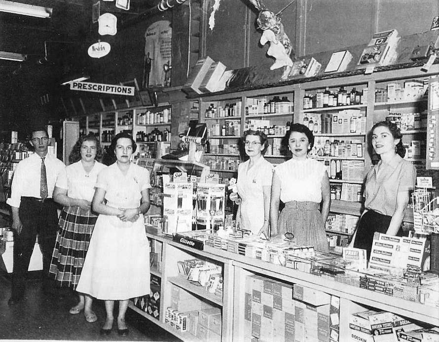 Soda jerks at Smiths Corner Drug in Williams | Williams-Grand Canyon ...