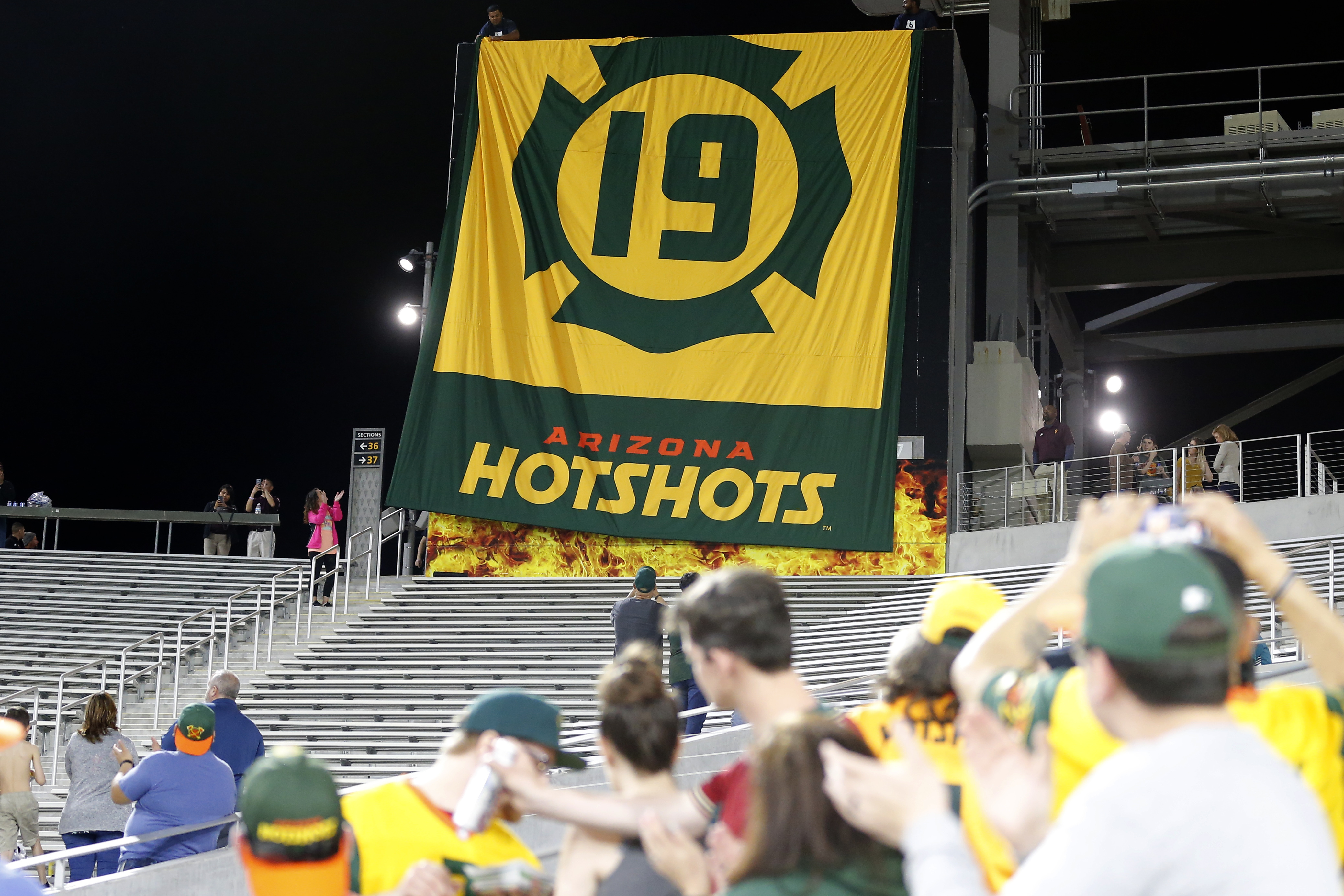 Photo Arizona Hotshots Retire No 19 In Honor Of Granite Mountain