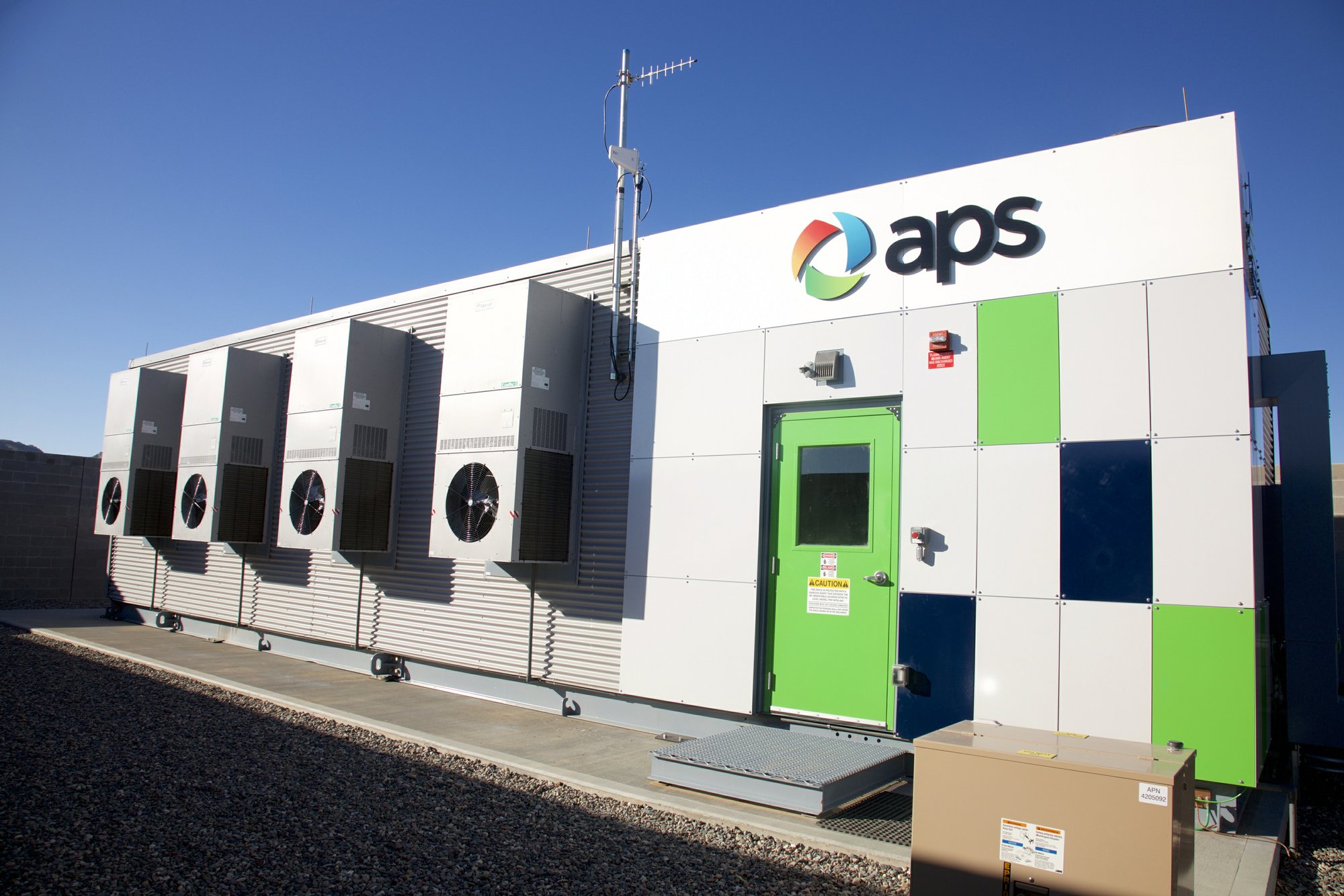 Arizona’s biggest electric utility is going big on batteries Kingman