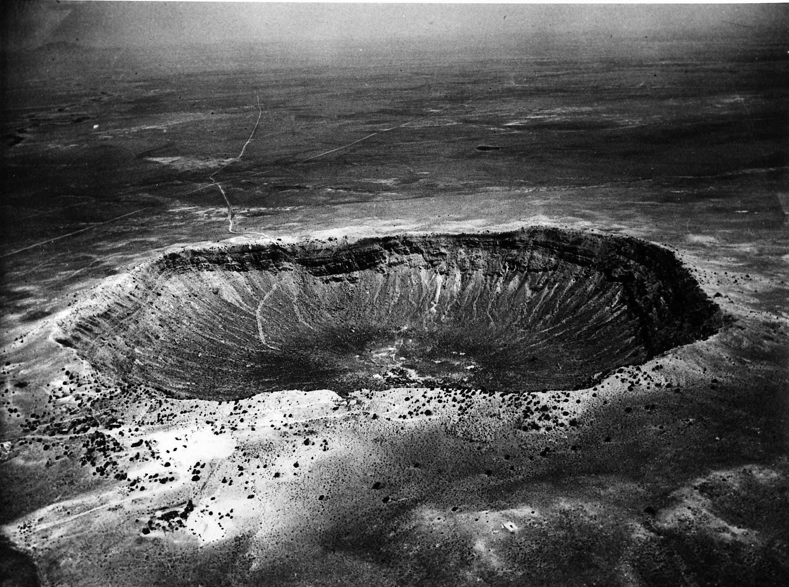 Самый большой кратер на планете. Кратер земли Уилкса. Кратер Бэррингера. Метеоритные кратеры на земле. Метеоритный кратер Бэрринджер-Метеор-Крейтер.