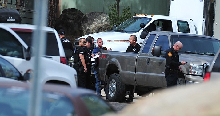 Prescott Police Officers Shoot, Wound Man Throwing Knives At Them | The ...