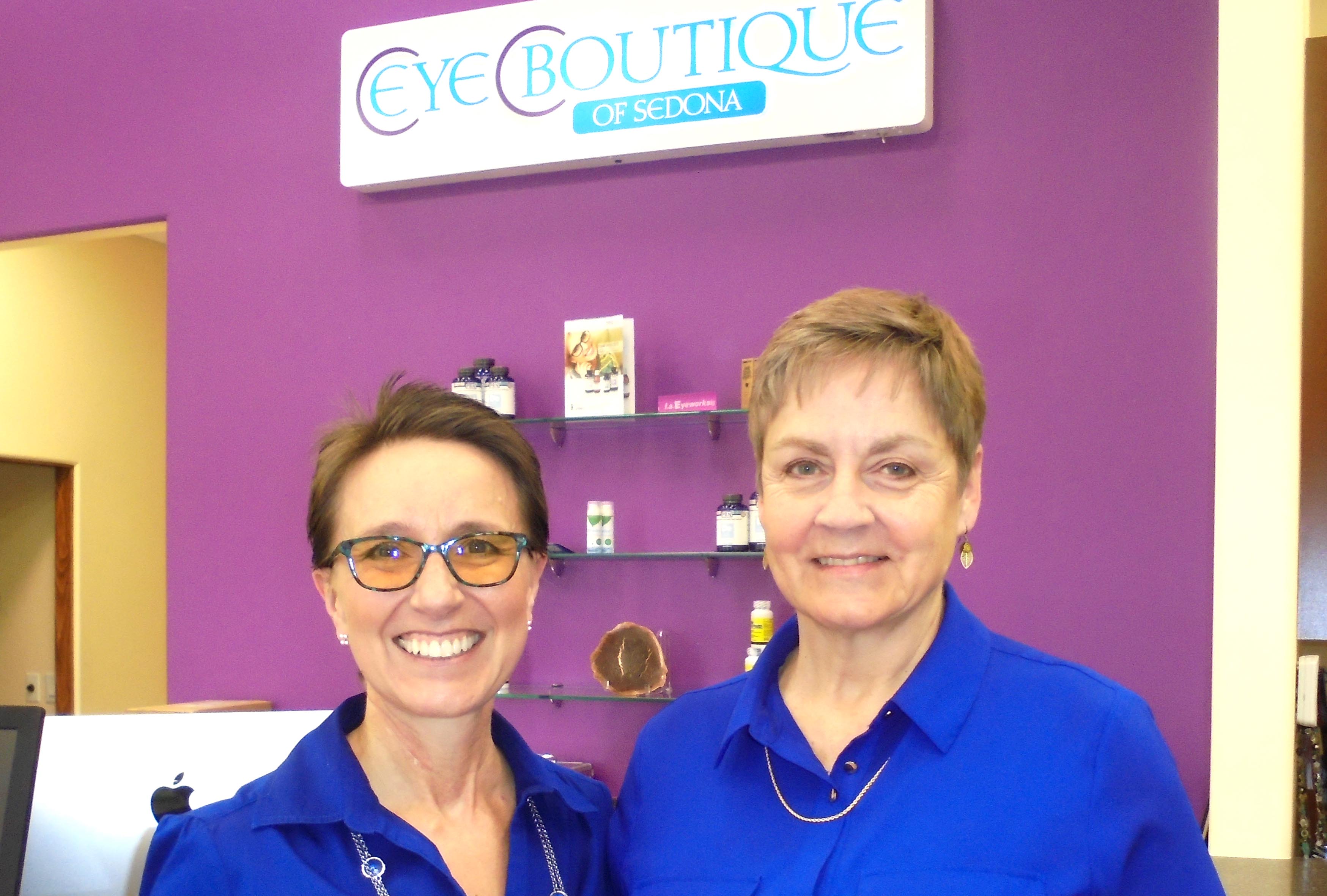 Eye Boutique of Sedona donates 2 000 to Verde Valley First Books