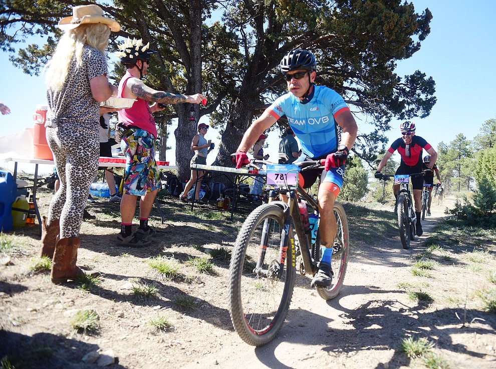 as the amateurs race the 30 and 50 mile courses of the Whiskey Off Road in Prescott Saturday, April 27.  (Les Stukenberg/Courier)