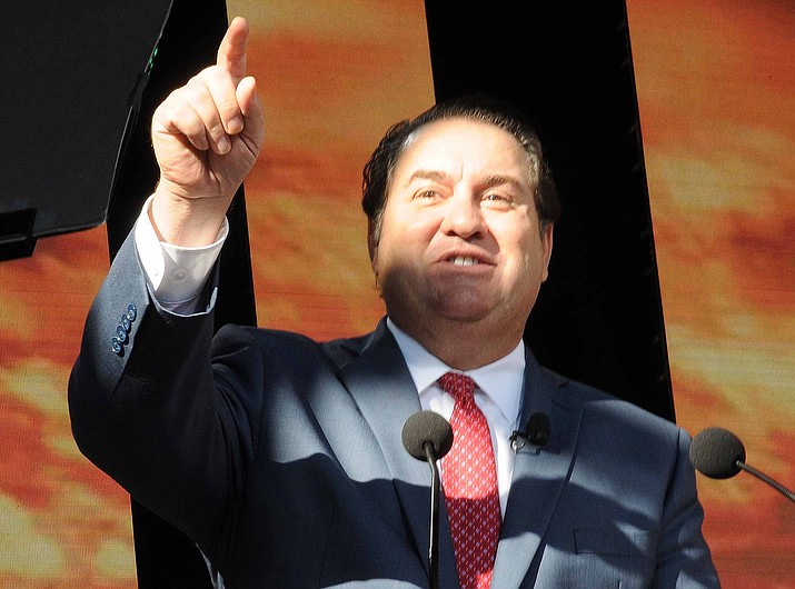 Attorney General Mark Brnovich on Jan. 7, 2019, after he was sworn in for a second term. Brnovich has given the go-ahead for an Illinois firm to lend up to $12,500 to Arizonans without state regulation. (Howard Fischer/Capitol Media Services, file)