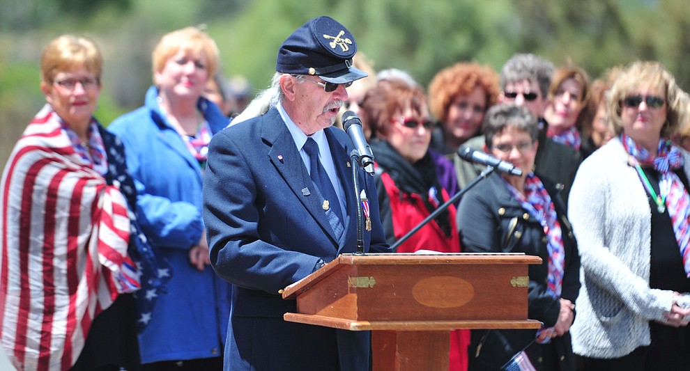 Dale Enlow recites Abraham Lincoln's Gettysburg Address during the Memorial Day Ceremony at the National Cemetery Monday, May 27 in Prescott. (Les Stukenberg/Courier)