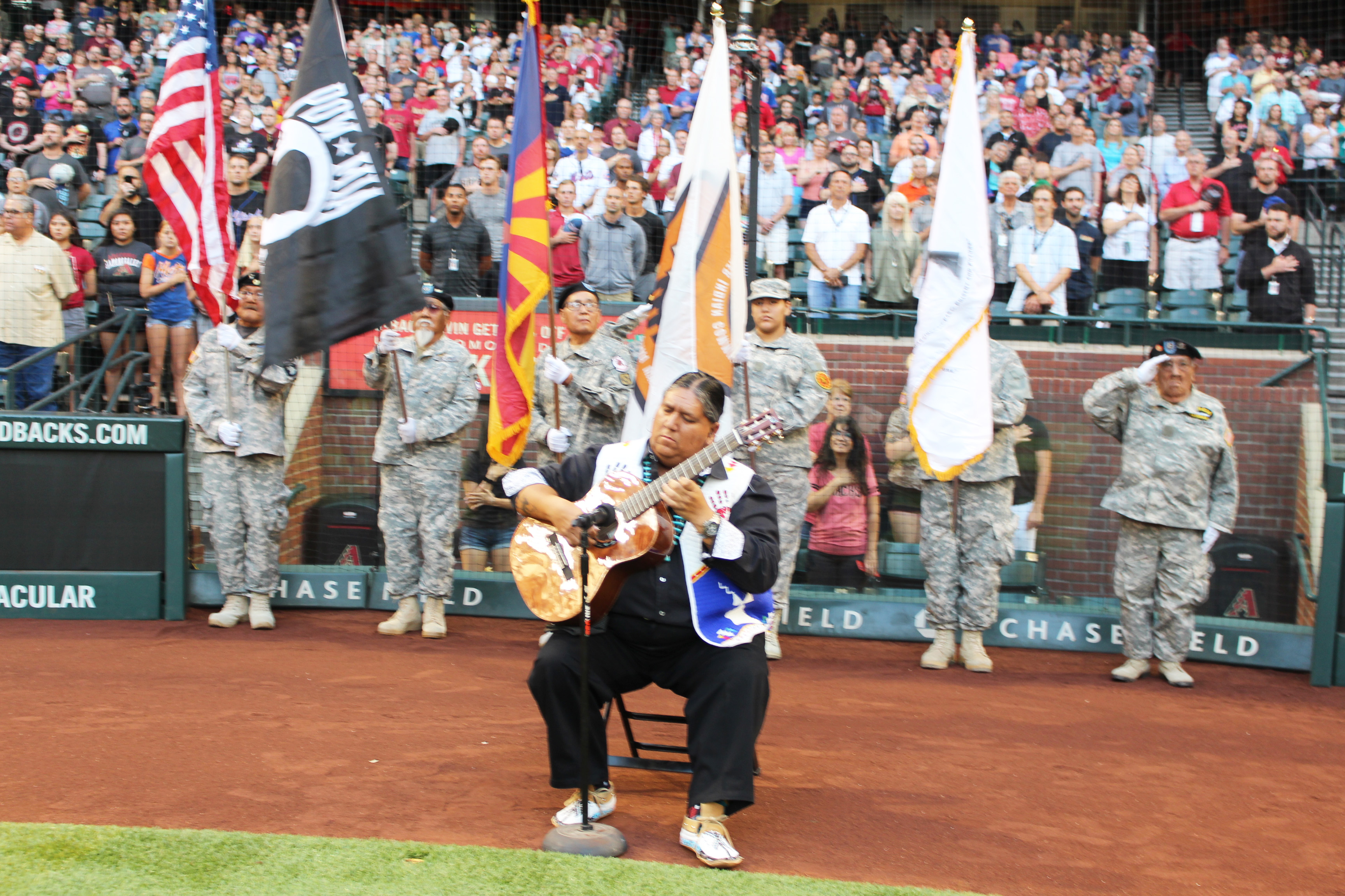 Arizona Diamondbacks honor veteran families at Chase Field on Memorial Day