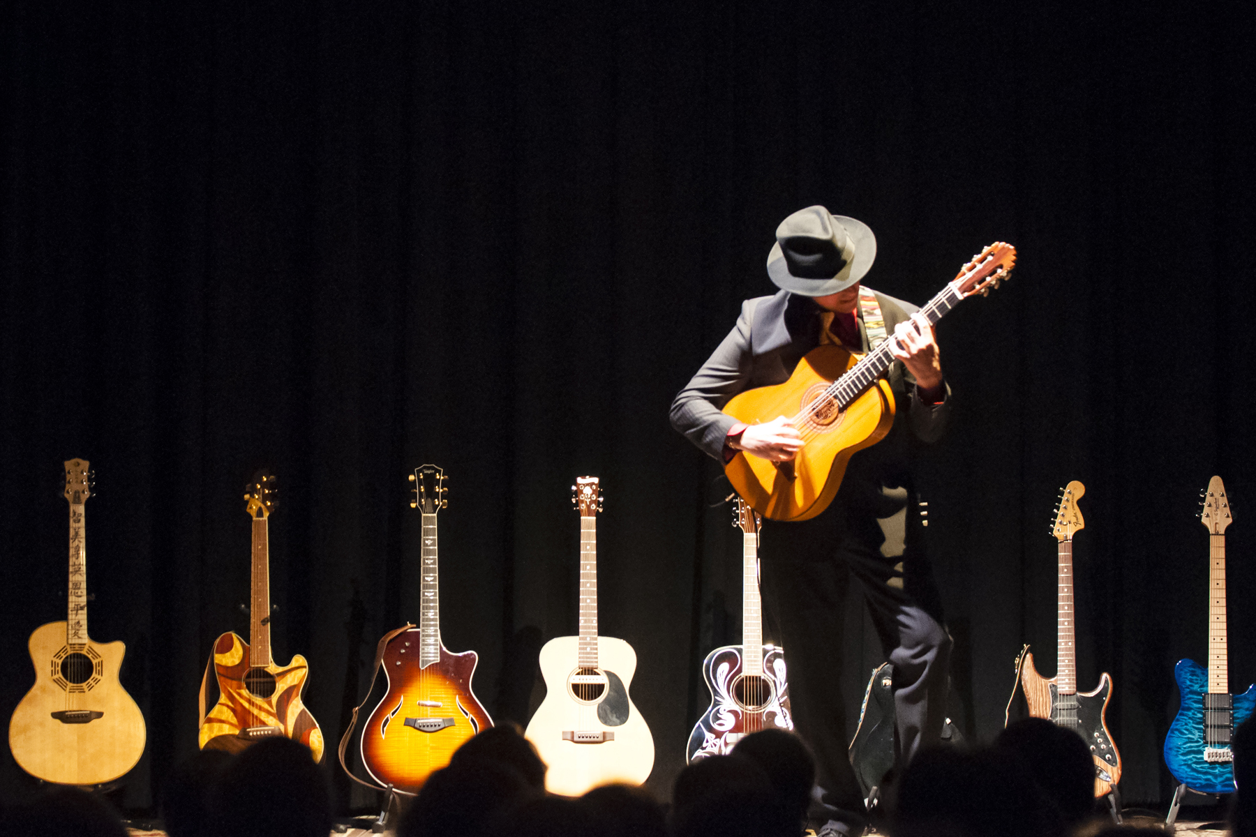 Guitar legends. Guitar Legends Постер. Легенда о гитаре. Concert/Grand Concert гитара. Фото гитары из легенды скорпиона.