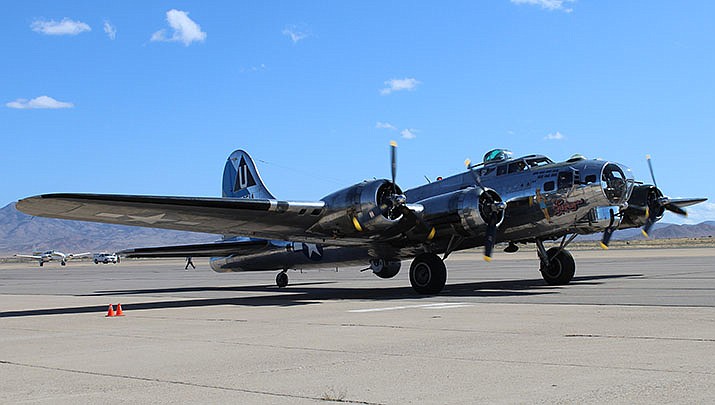 B 17 Bomber Lands In Town For Airfest Kingman Daily Miner Kingman Az