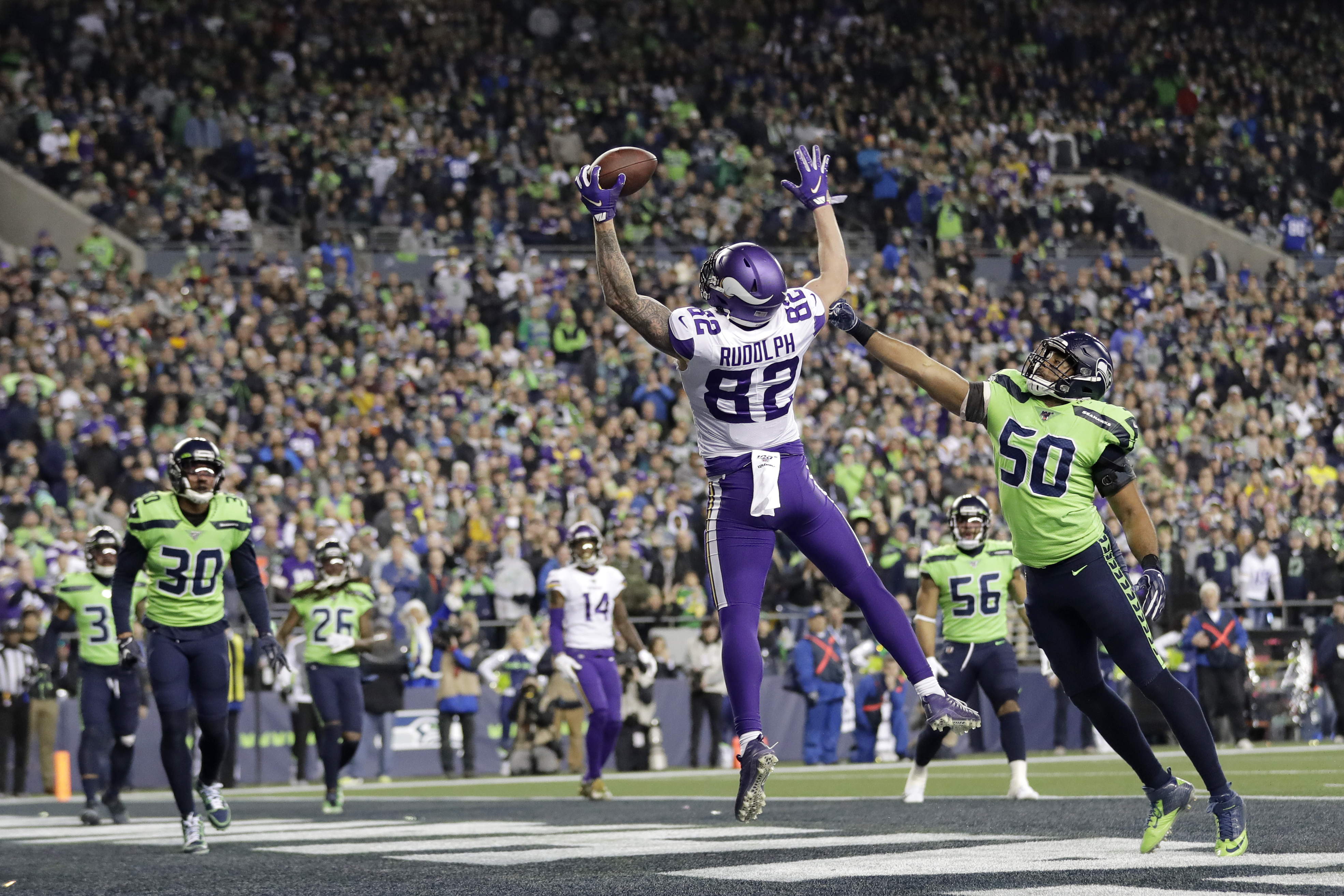 Seahawks take over 1st place in NFC West, beat Vikings on Monday