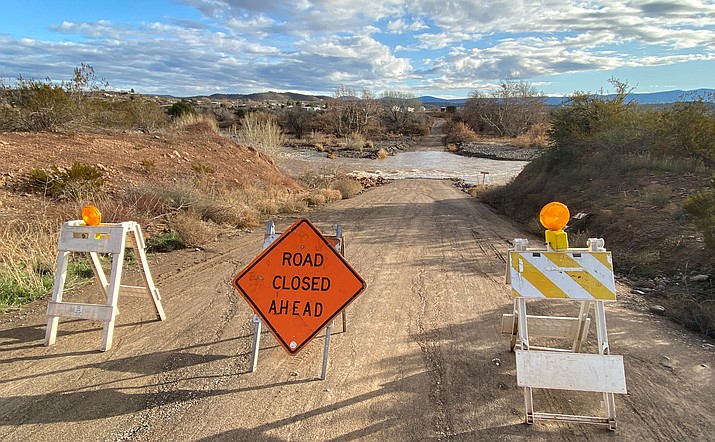 Road closures remain in effect Monday morning on Verde Lakes Road and Kimberly’s Way across Dry Beaver Creek following Sunday’s announcement of flash flooding in the Camp Verde and Beaver Creek communities. VVN/Bill Helm