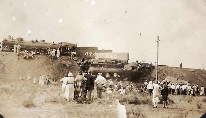 Train wreck east of Williams 1926. (photo/Al Messimer family)