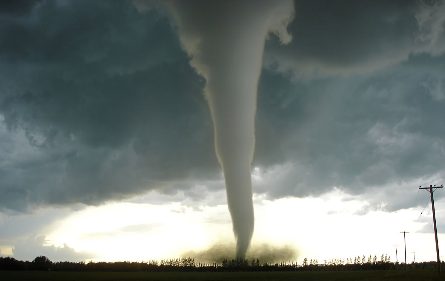 Tornadoes hit Tennessee, killing at least 19 people Kingman Daily