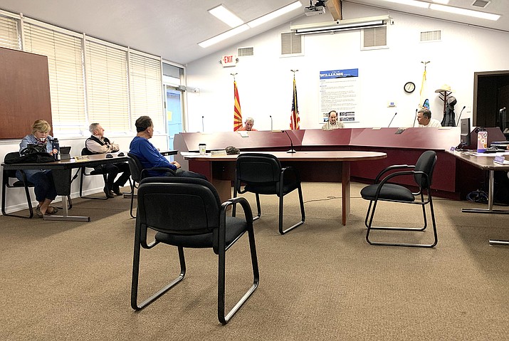 Williams City Council. (Loretta McKenney/WGCN)