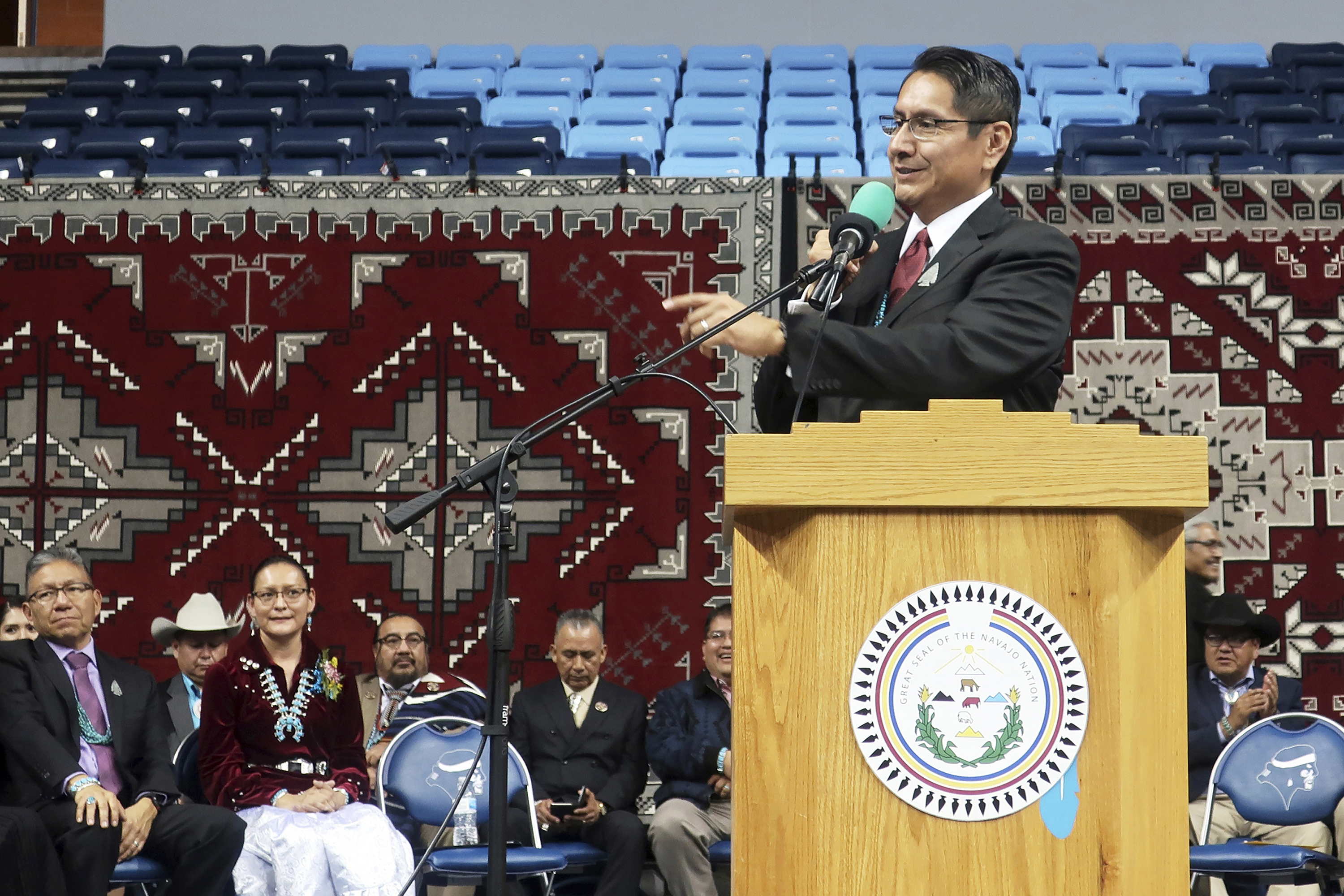 The Navajo political experience