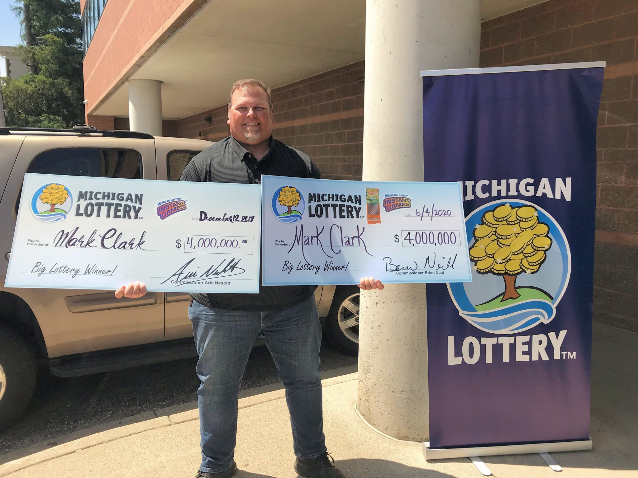 Michigan Man Wins 10 Million Lottery After Buying Ticket On A Whim - lefpzpp