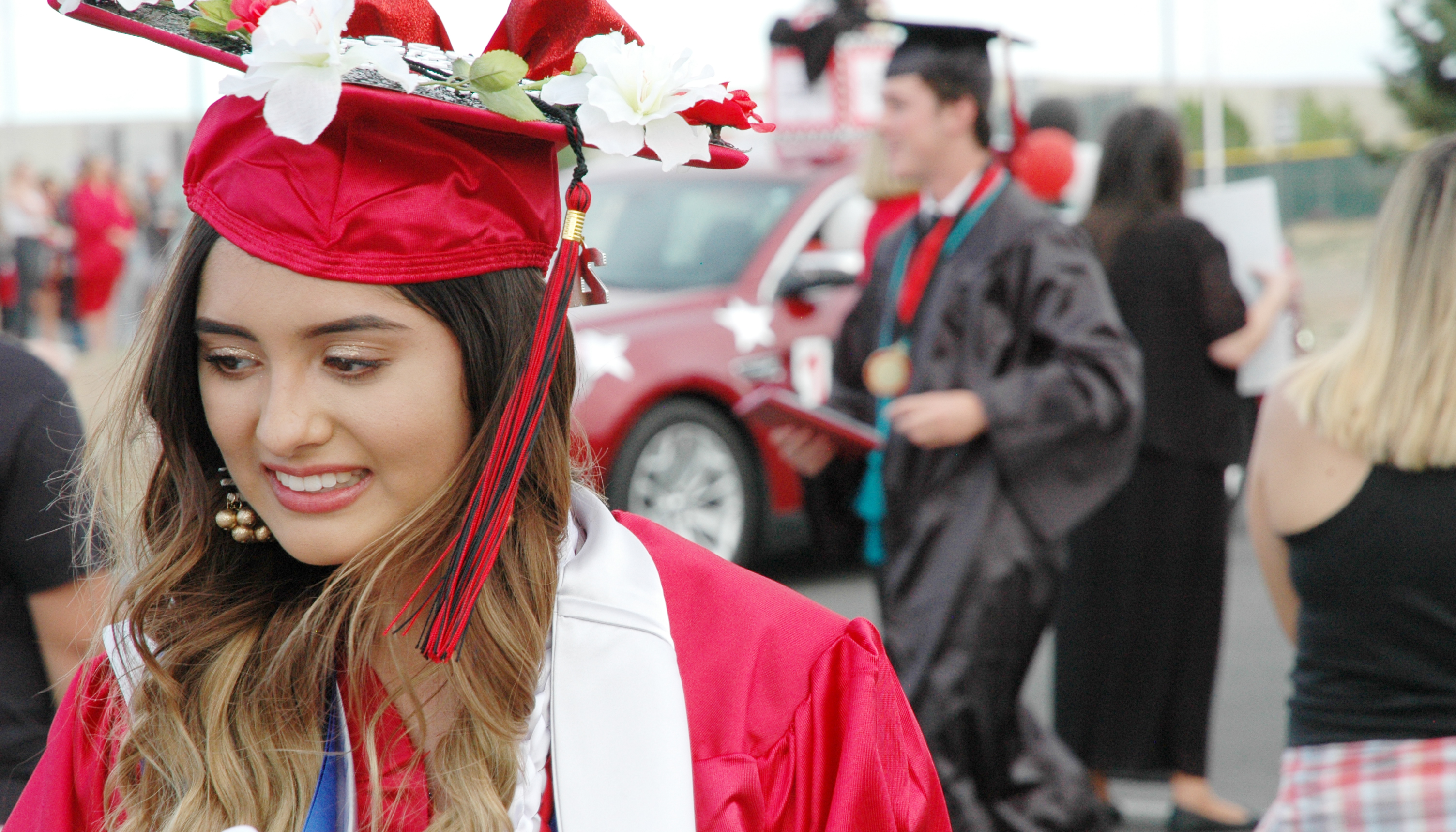 Bradshaw Mountain High delivers graduation with unusual pomp