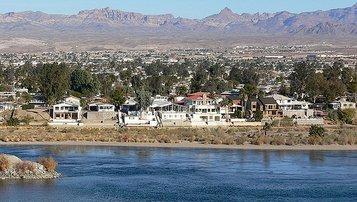 All beaches, boat launches and associated parks in Bullhead City will be closed to the public until September to prevent overcrowding that could contribute to the spread of the coronavirus. (Photo by Stan Shebs, cc-by-sa-3.0, https://bit.ly/3ecwe56)