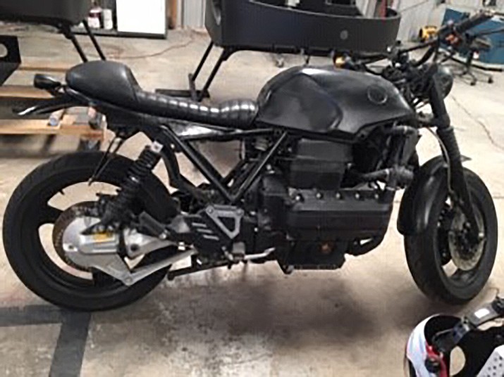  Motocicleta personalizada robada en 9A en Prescott Valley;  policia busca informacion