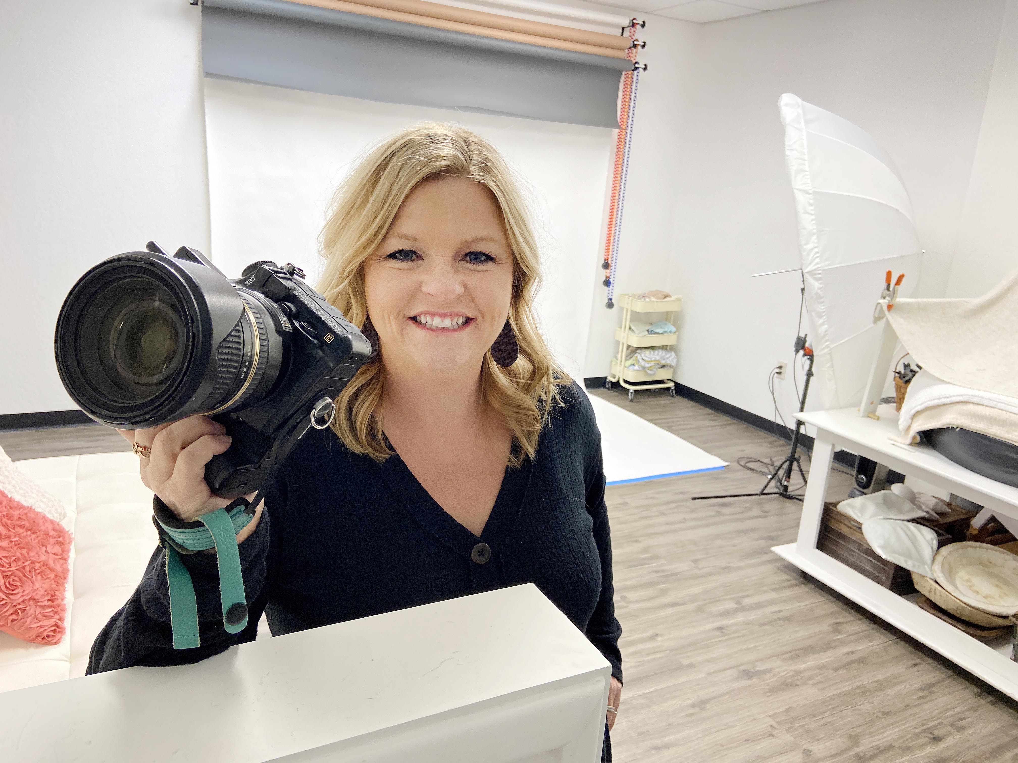 Michelle Lee Photography moves to Pecan Lane The Verde