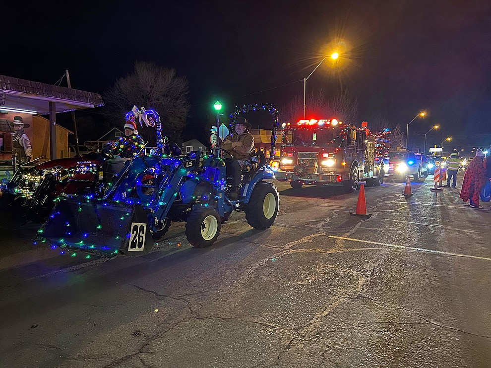 Williams Light Parade flourishes with music, merriment and more