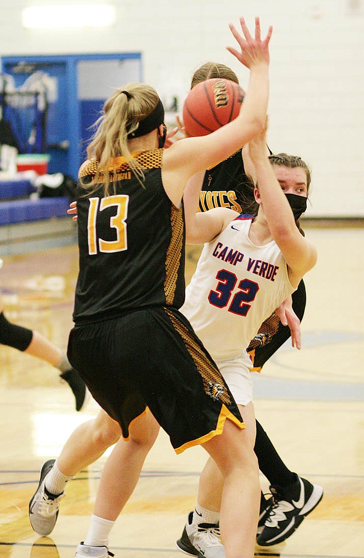 Freshman guard Erin Collon looks to pass in Camp Verde’s 43-31 home loss on Jan. 19 to Arizona Lutheran. VVN/Bill Helm