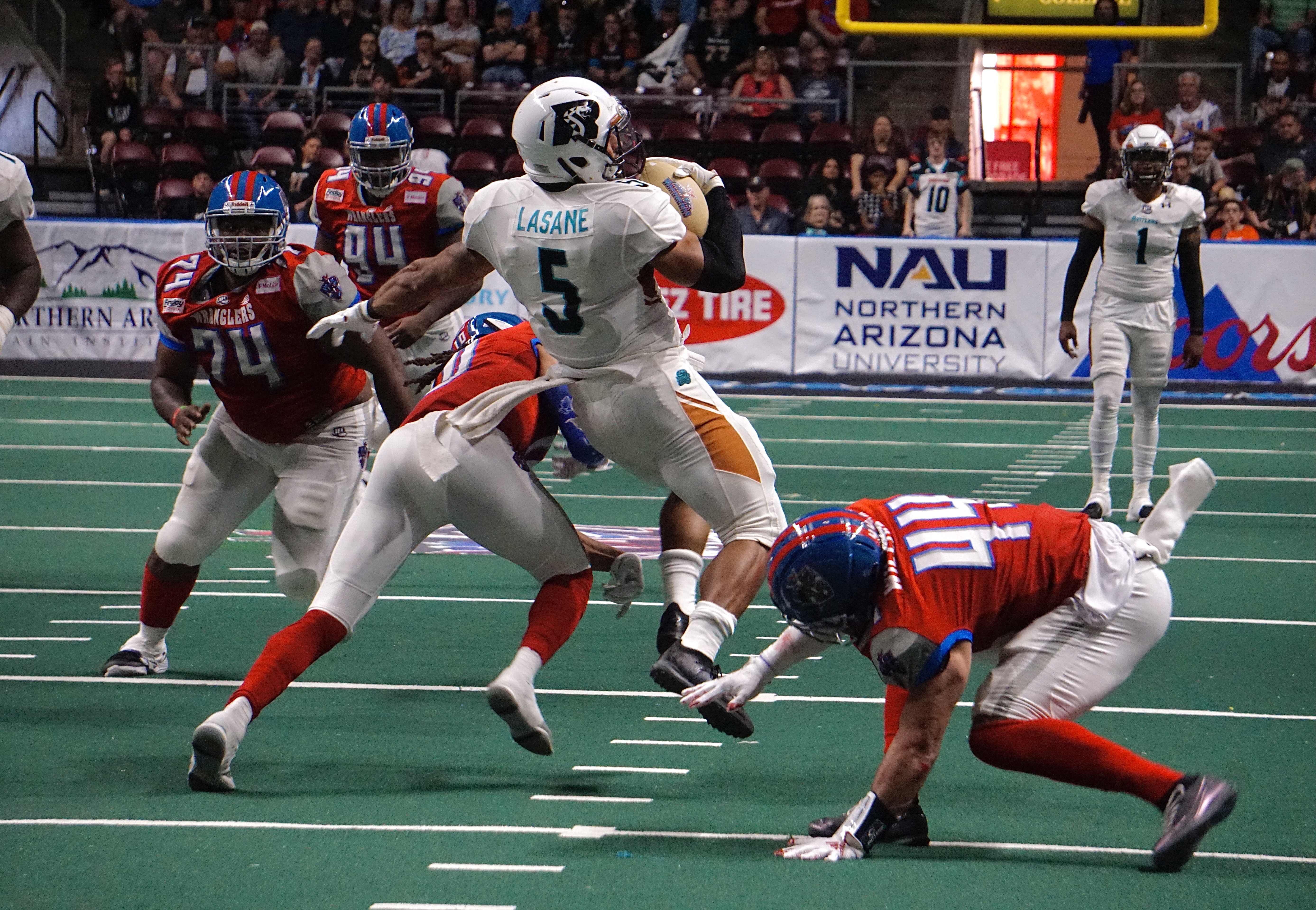 Growing Pains: Wranglers fall to Rattlers 51-20 to kick off inaugural  season, The Daily Courier