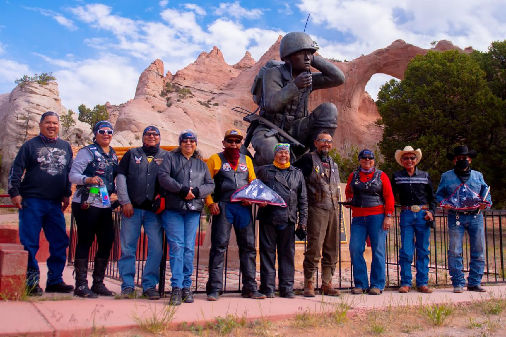 Navajo Hopi Honor Riders Pay Tribute Seek New Riders To Join Group Navajo Hopi Observer 4237