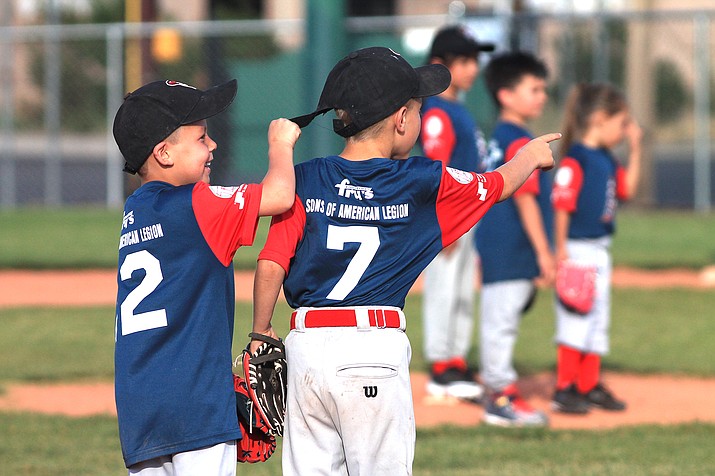 T Ball teams faced each other June 8 in Williams. (Loretta McKenney/WGCN)