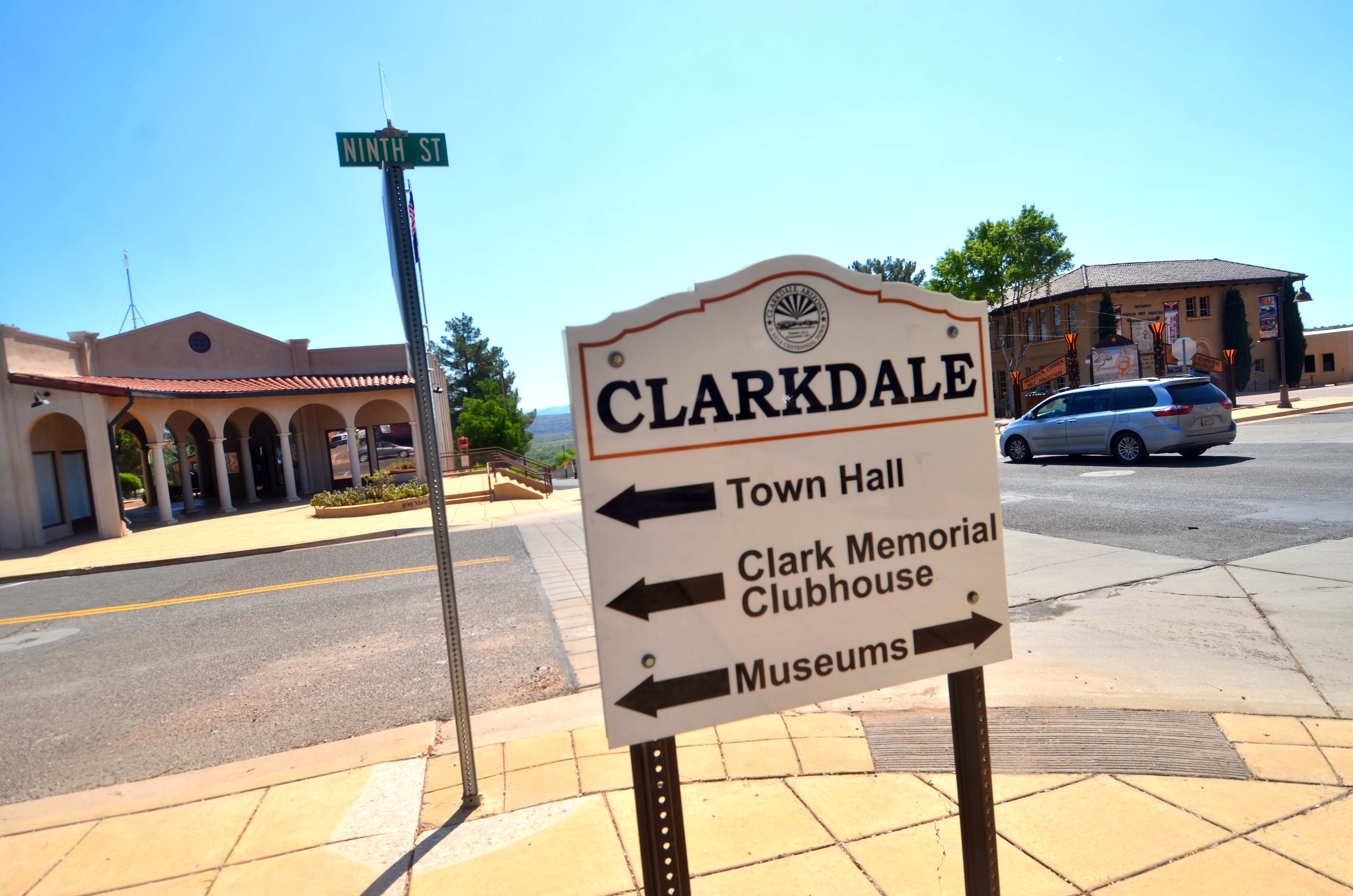 Construction workers hit water main in Clarkdale, causing low pressure