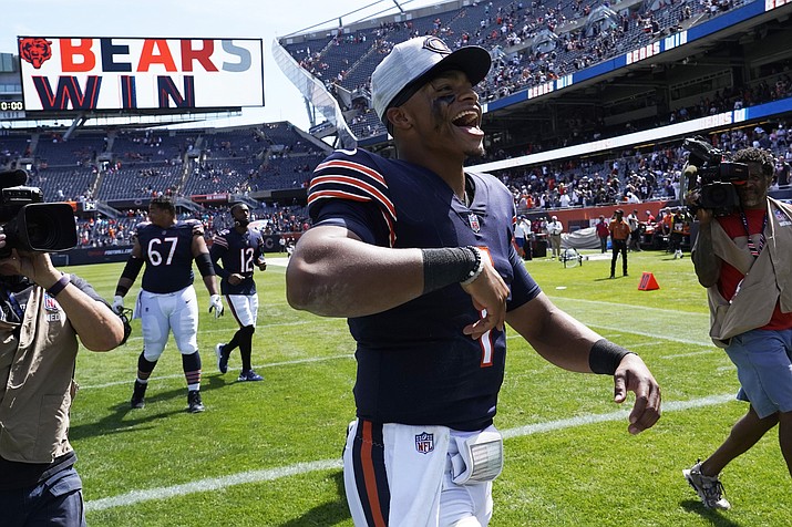 Fields stars as Bears beat Dolphins; Broncos rout Vikings, The Daily  Courier