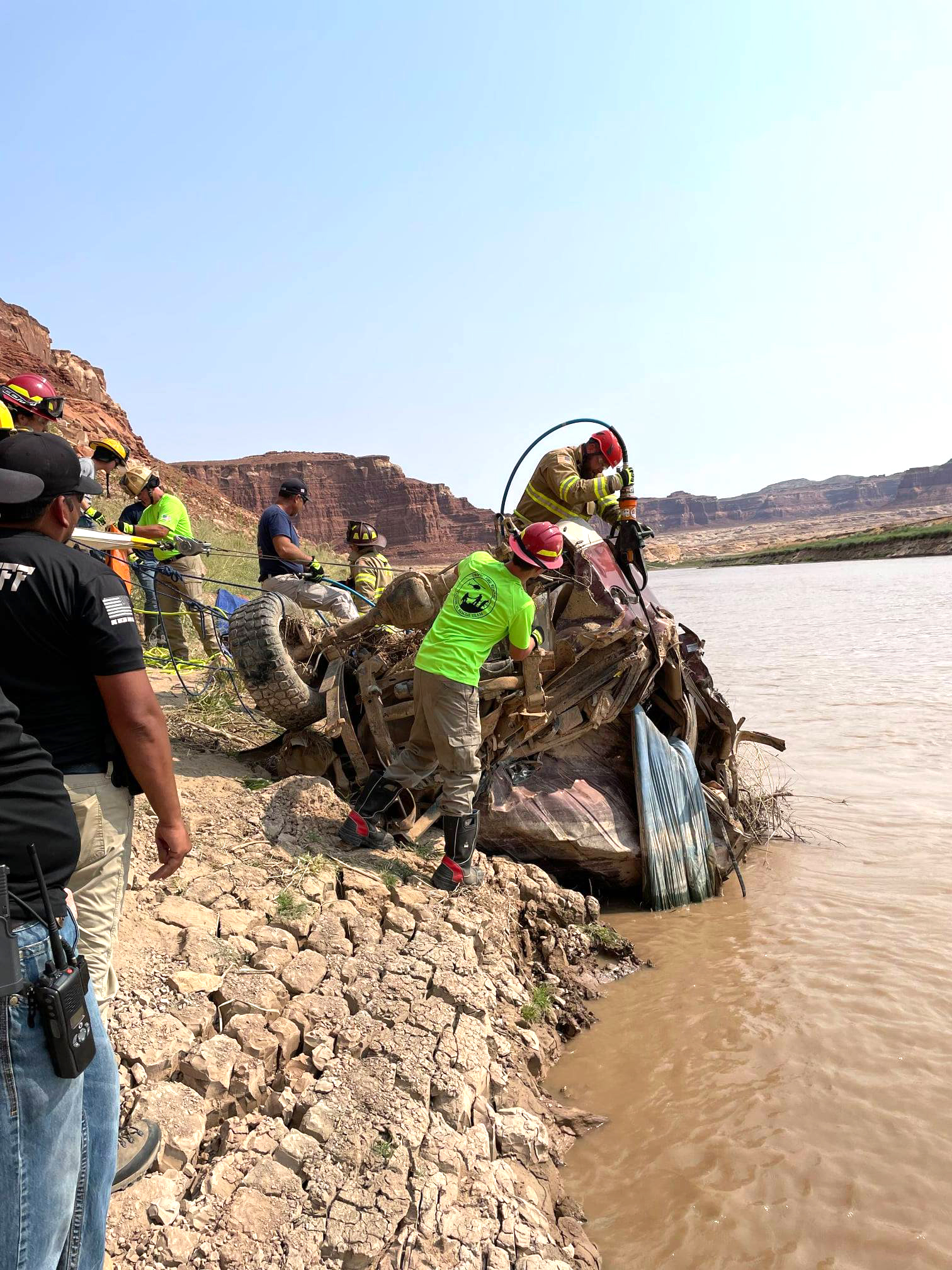 receding-water-levels-at-lake-powell-reveal-missing-car-and-driver