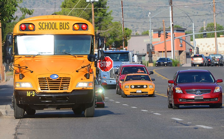 Cottonwood PD, local schools team up to catch drivers running bus stop