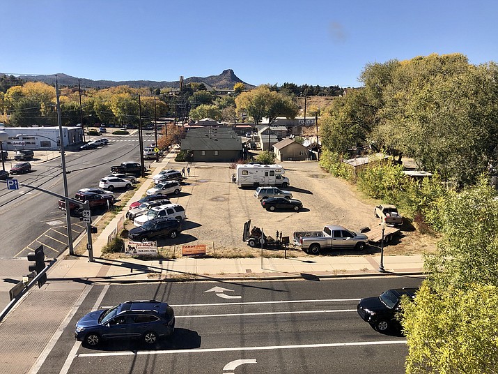 A two-lot vacant property at the corner of Montezuma and Willis streets in downtown Prescott is being proposed to serve as a seven-space food truck park. On Tuesday, Oct. 26, 2021, the Prescott City Council approved a water service agreement to provide city water to the seven spaces. (Cindy Barks/Courier)